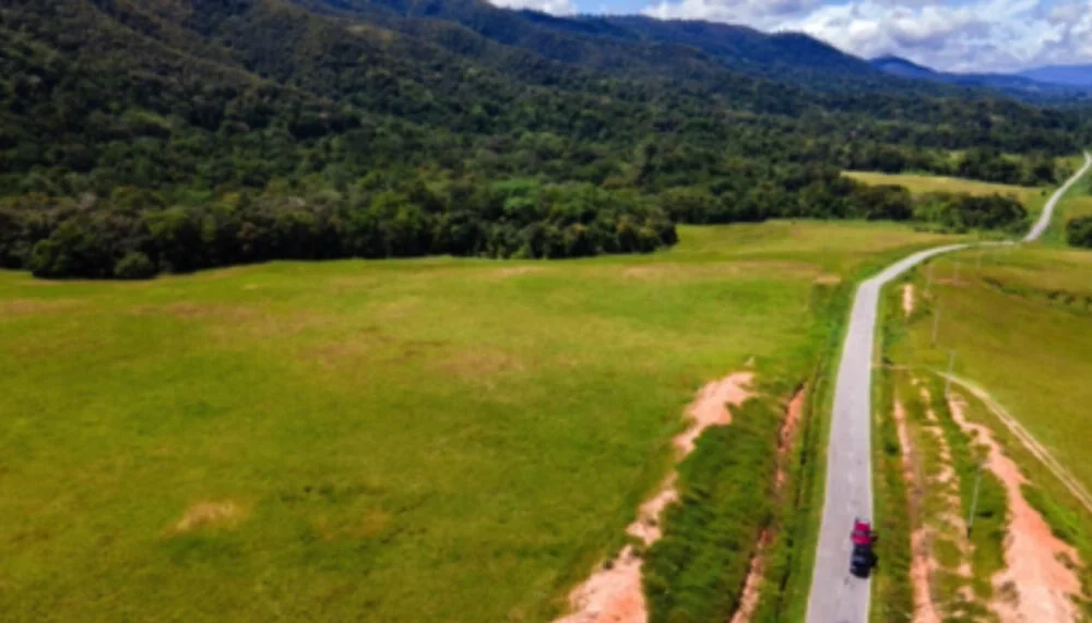 Jalan poros utama distrik Kebar-Kabupaten Tambrauw-Papua Barat - Foto Judika Andara.