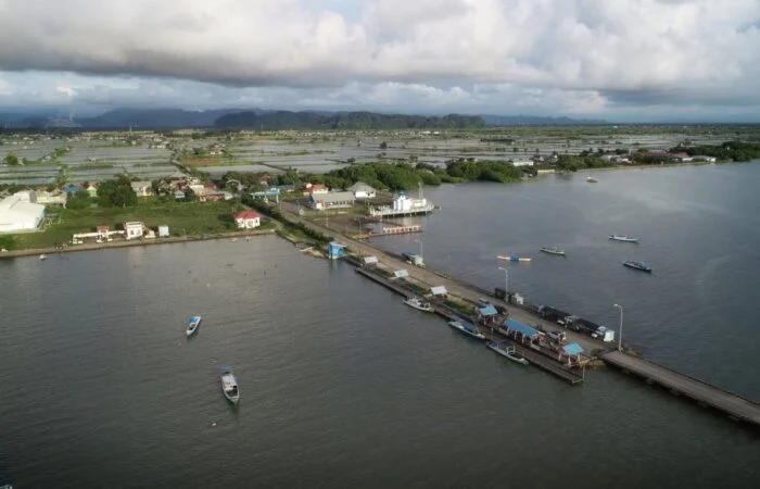 Pelabuhan
Indonesia Timur
Visit Indonesia