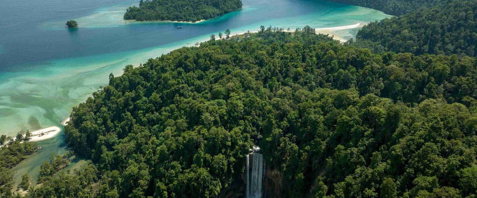 AIR TERJUN KARAWAWI, RUMAH KESEGARAN DAN KEGEMBIRAAN